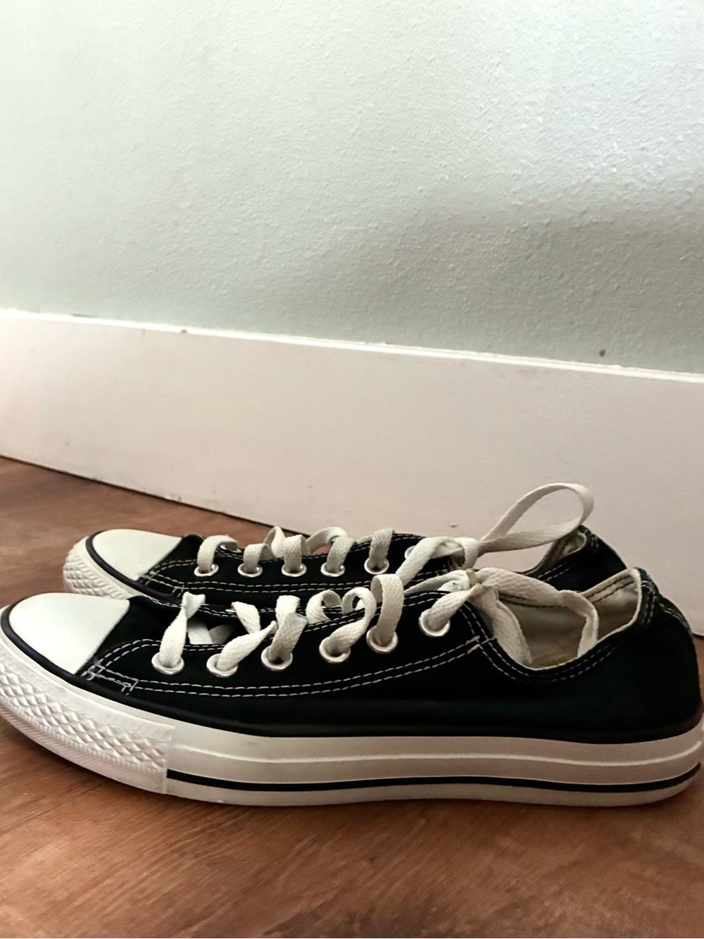 Converse Chuck Taylor All Star Black Low Top Sneakers Women’s 8 - Picture 4 of 8